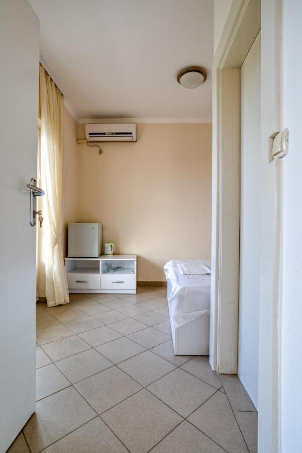 Hostel "Kraljica Snezna " Sutomore Exteriör bild